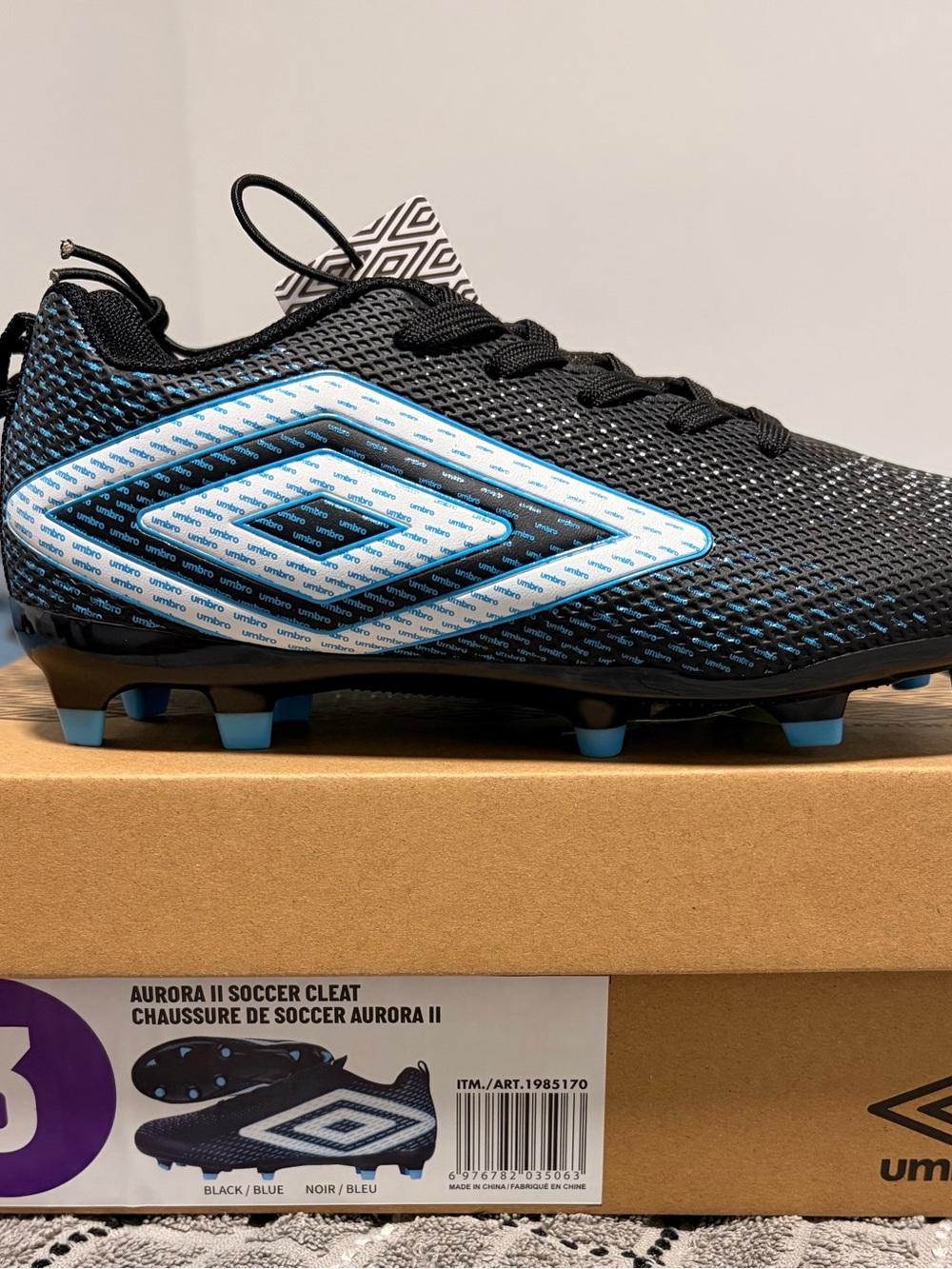 Umbro Black and Light Blue Men's Soccer Cleat